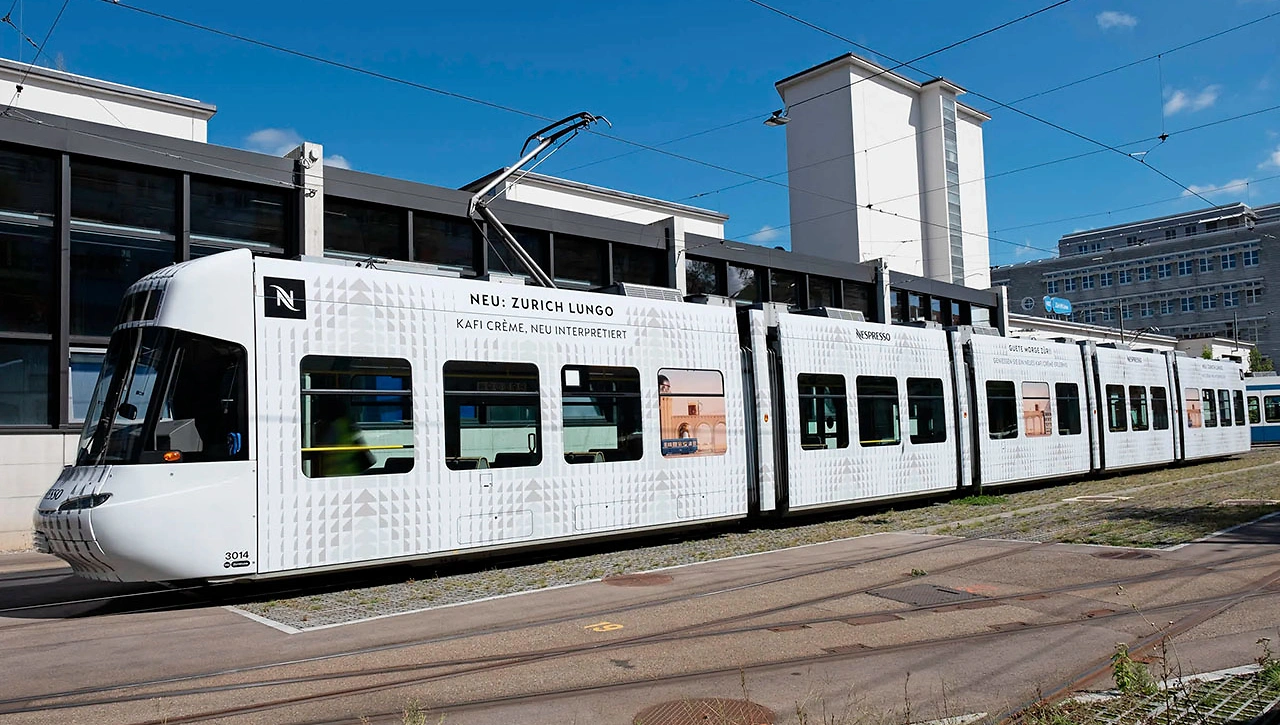 Aussenwerbung Nespresso 1280px 07