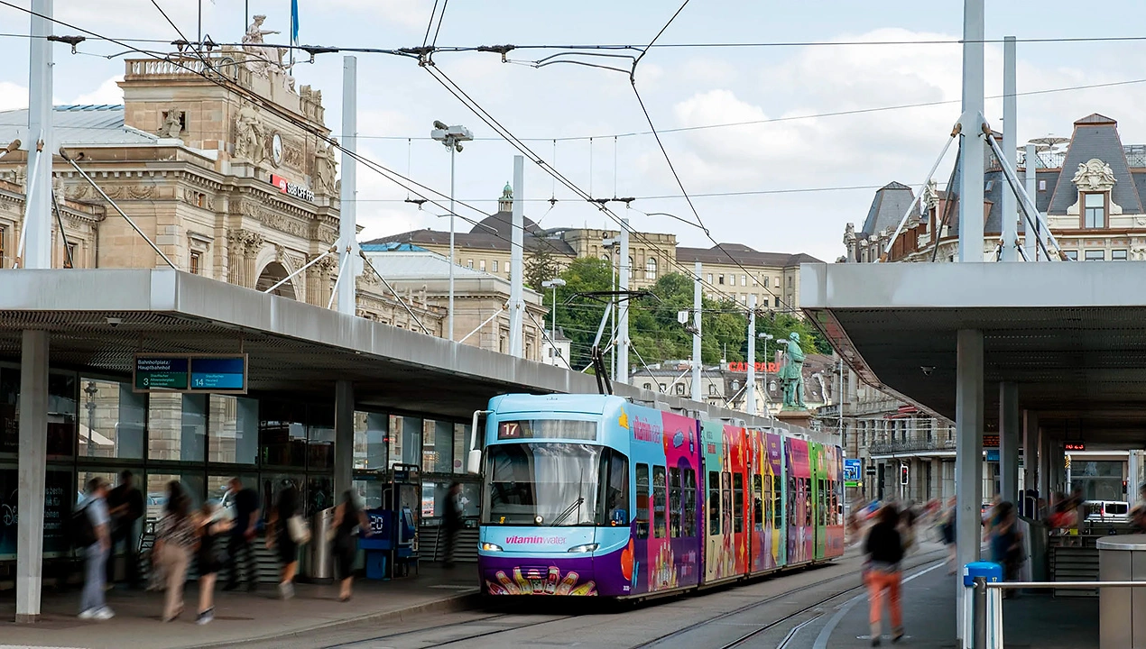 Aussenwerbung vitaminwater 1280px 13